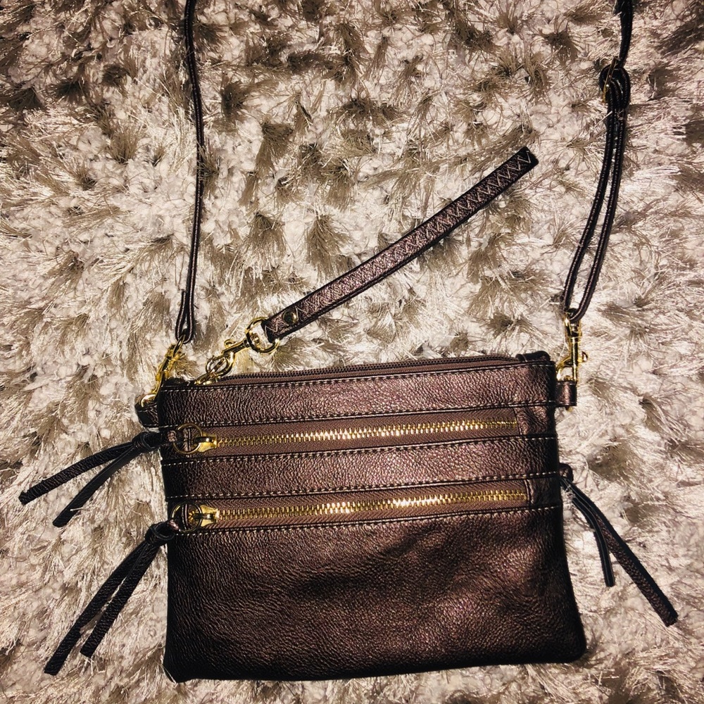 Lou Lou’s brown crossbody